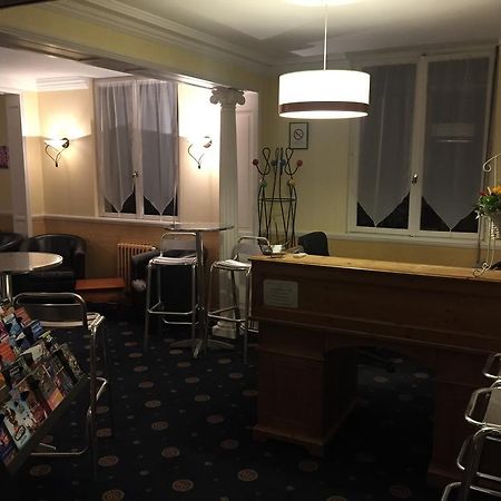 Arcantis Hotel La Residence Cergy Buitenkant foto