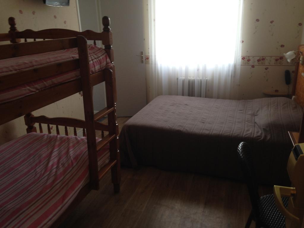 Arcantis Hotel La Residence Cergy Kamer foto