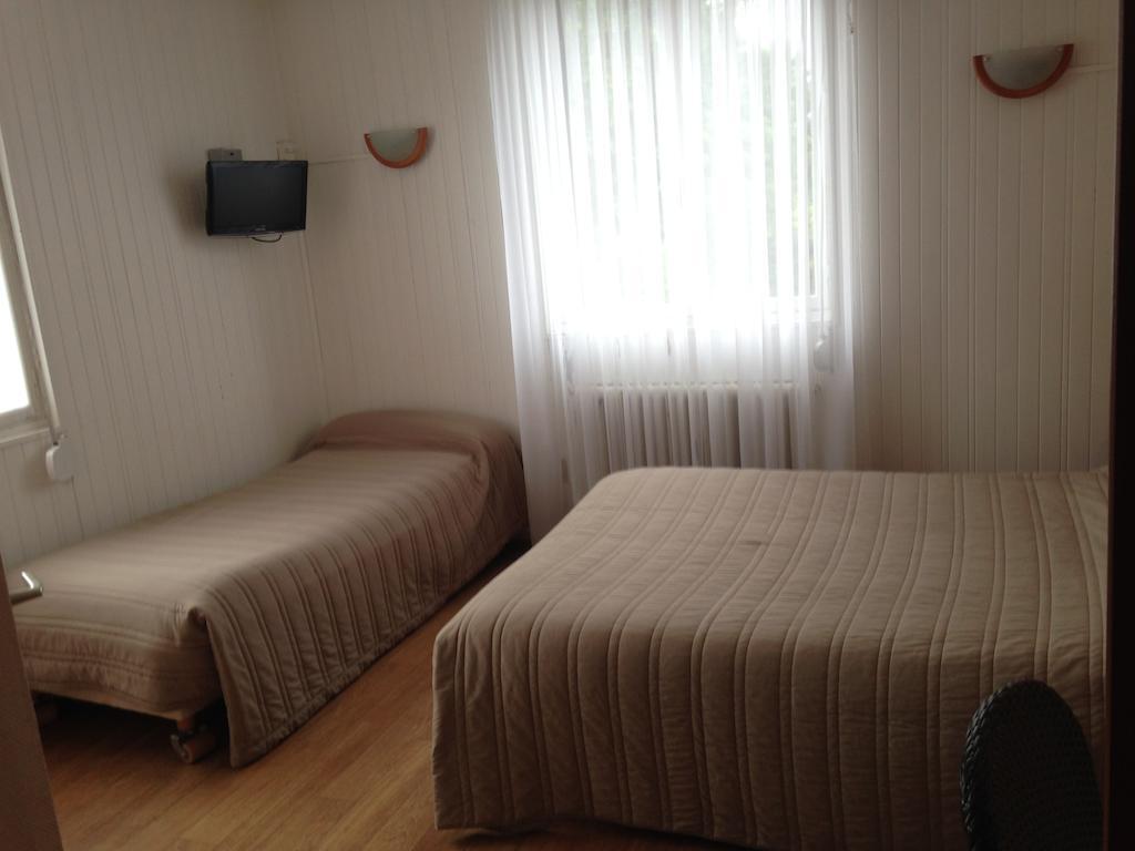Arcantis Hotel La Residence Cergy Kamer foto