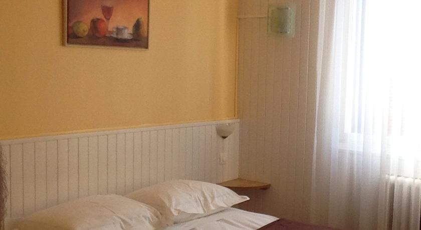 Arcantis Hotel La Residence Cergy Buitenkant foto